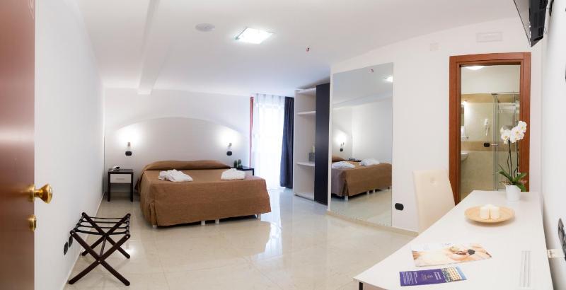 Double Room (1 Adult) image 1