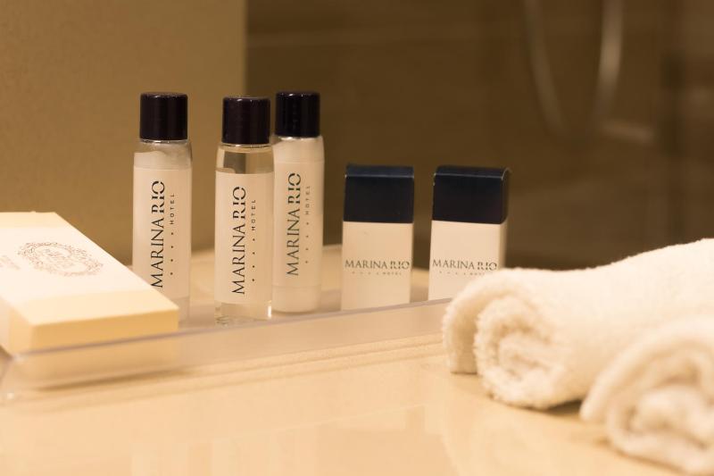 Standard Twin Room image 3