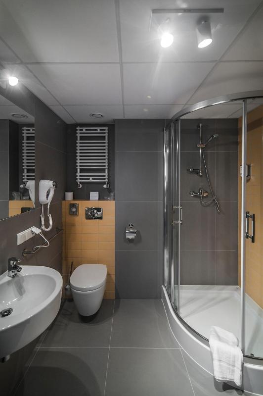 Standard Double Room image 3