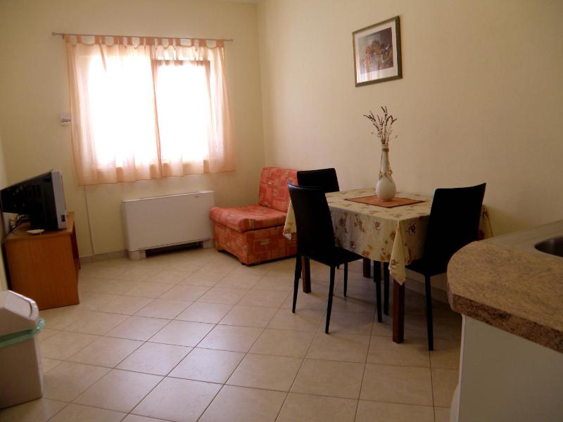 One-Bedroom Apartment - Ground Floor image 3