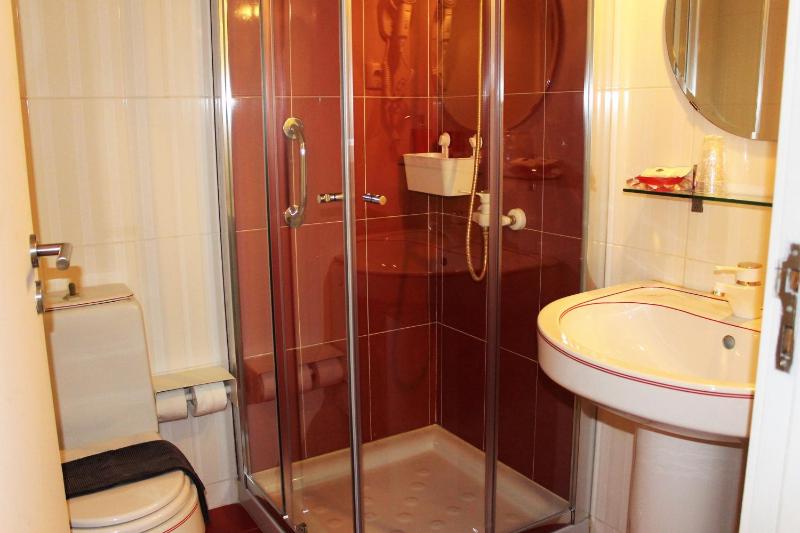 Double Room image 4