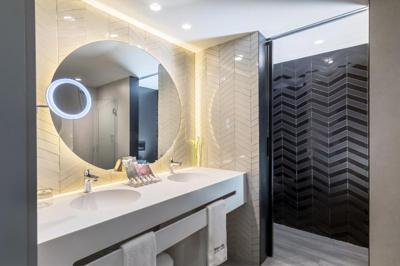Suite with Hot Tub in Terrace (2 adults+2 children) image 2