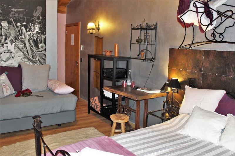 Standard Double Room with Fan image 4