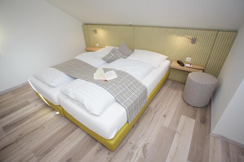 Double Room image 4