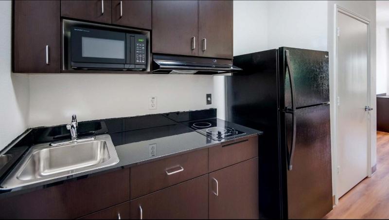 Suite - Non-Smoking image 2