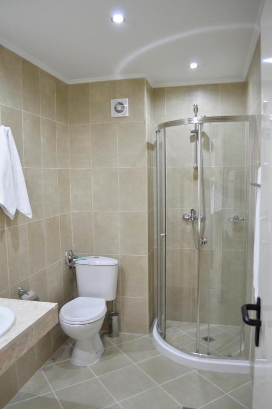 Twin Room with Balcony image 1