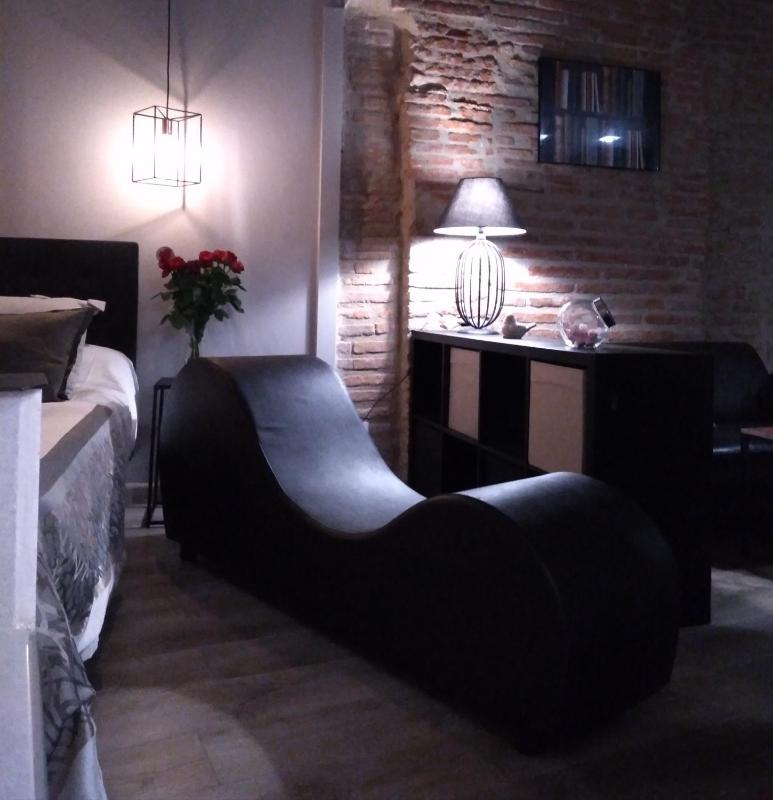 La Suite Romantique avec Jacuzzi au Cœur de Perpignan - image 10