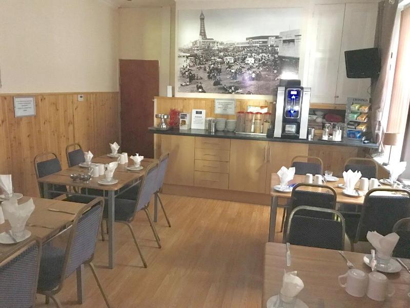 Hayward Hotel - image 6