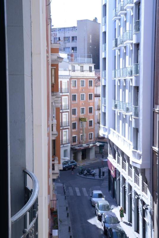 Double Room with Balcony image 2