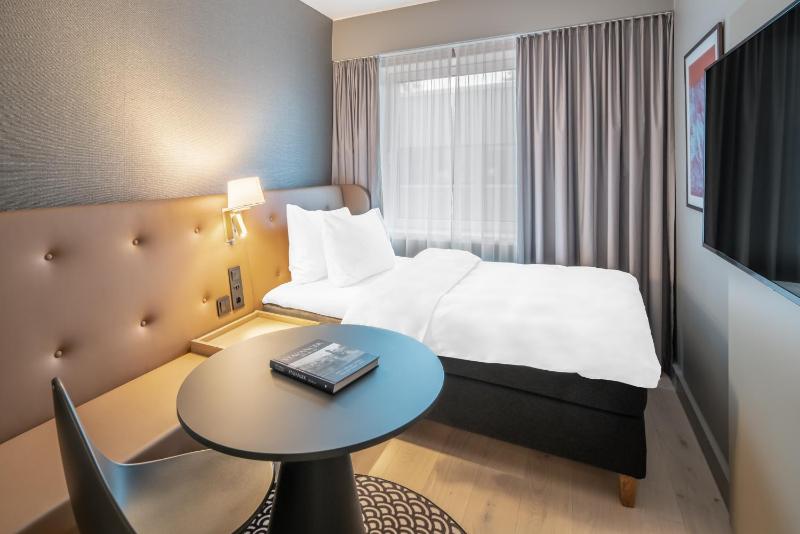 Single Room image 3