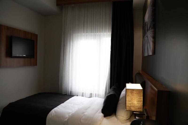 Standard Single Room with Sea View image 3