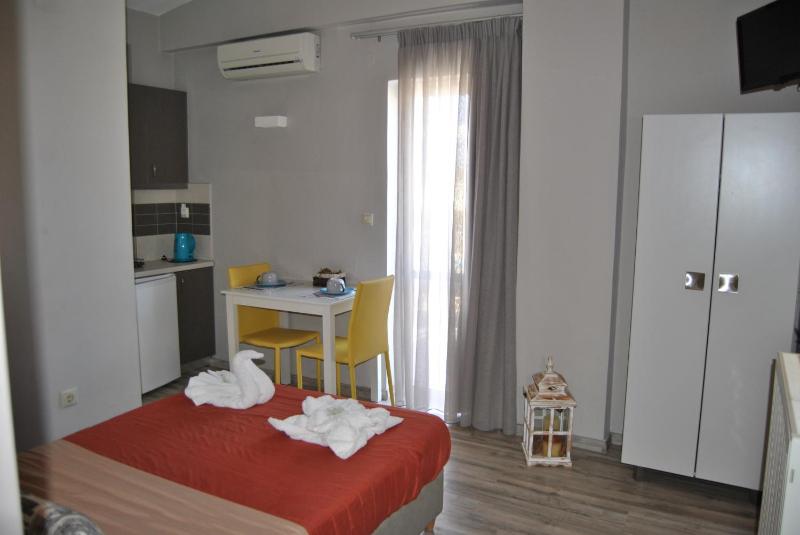 One-Bedroom Apartment image 2