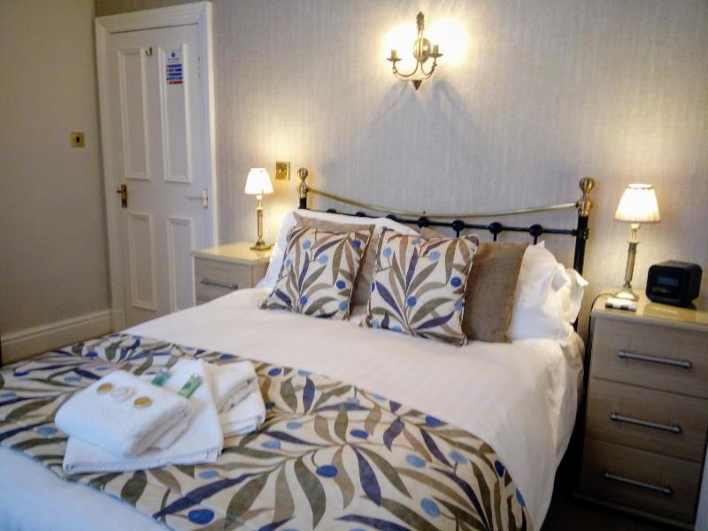 Small Double Room image 1
