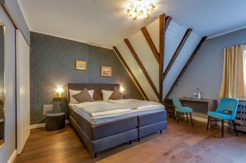 Deluxe Double Room with Shower image 1
