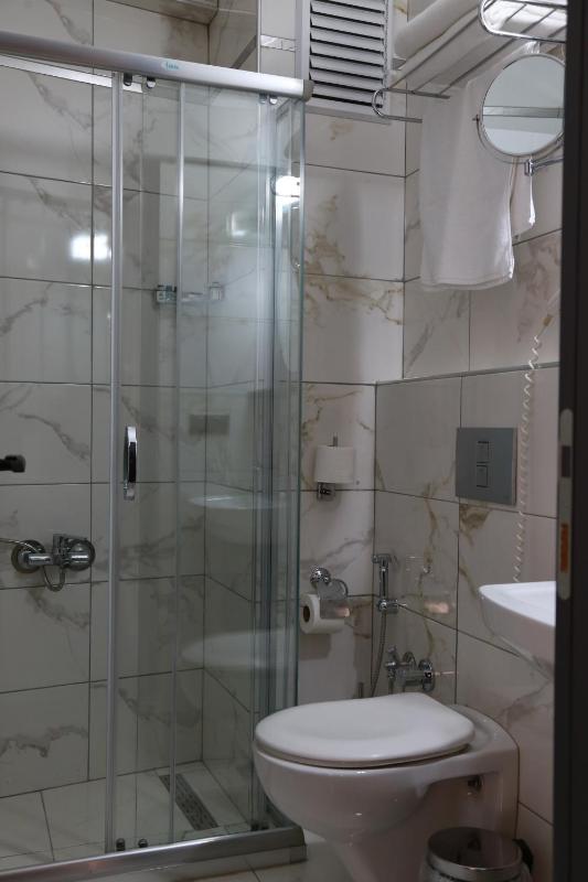 Deluxe Double Room with Shower image 4