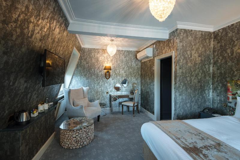 Spacious Double Room image 3