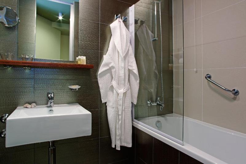 Superior Double or Twin Room with Balcony image 2