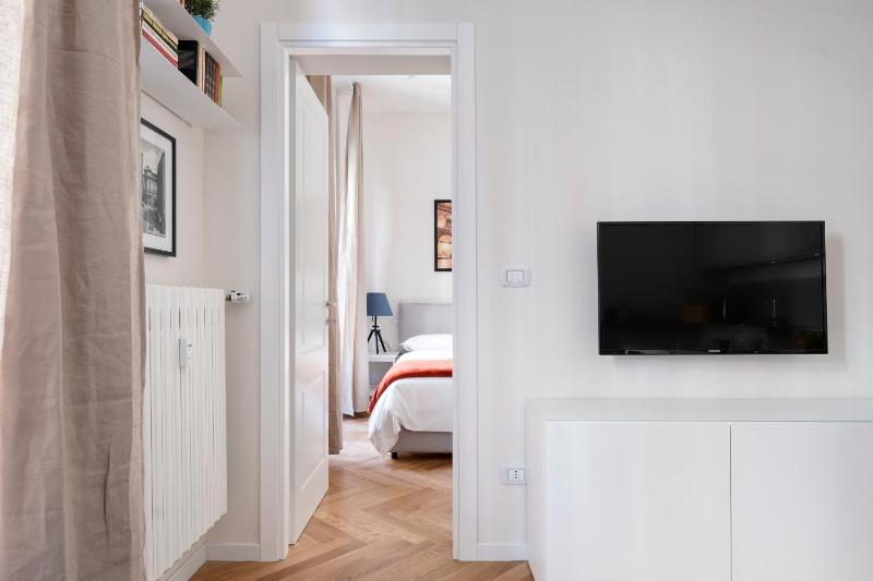 One-Bedroom Apartment image 3
