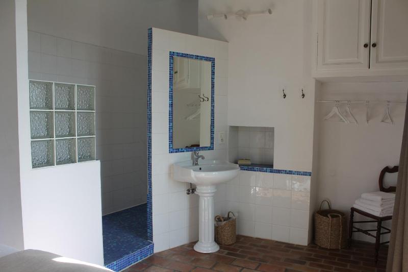 Double Room image 3