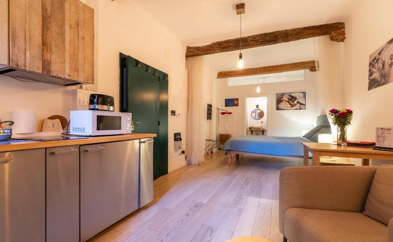 One-Bedroom Apartment image 3
