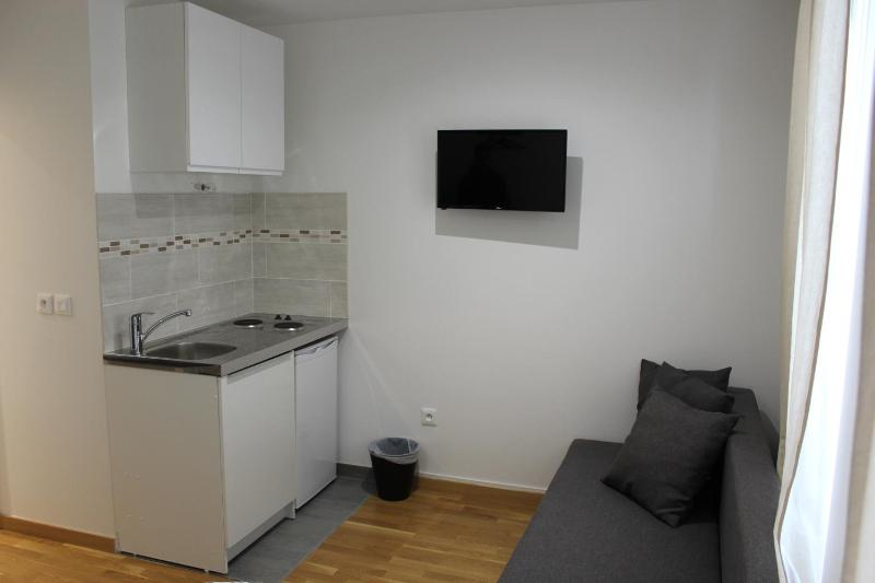 Double Room image 3