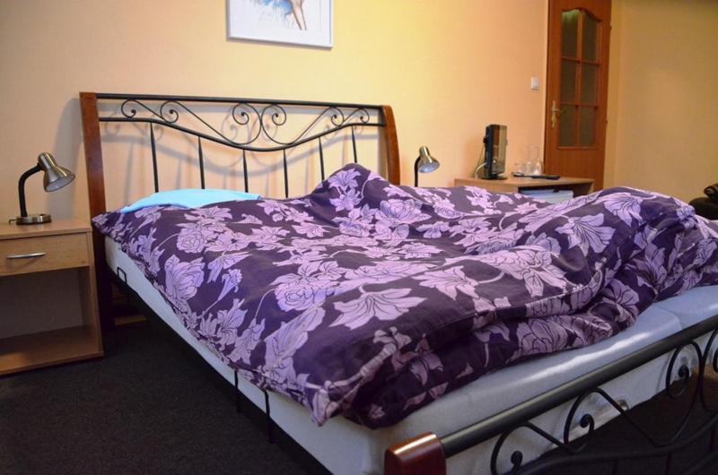 Double Room image 3