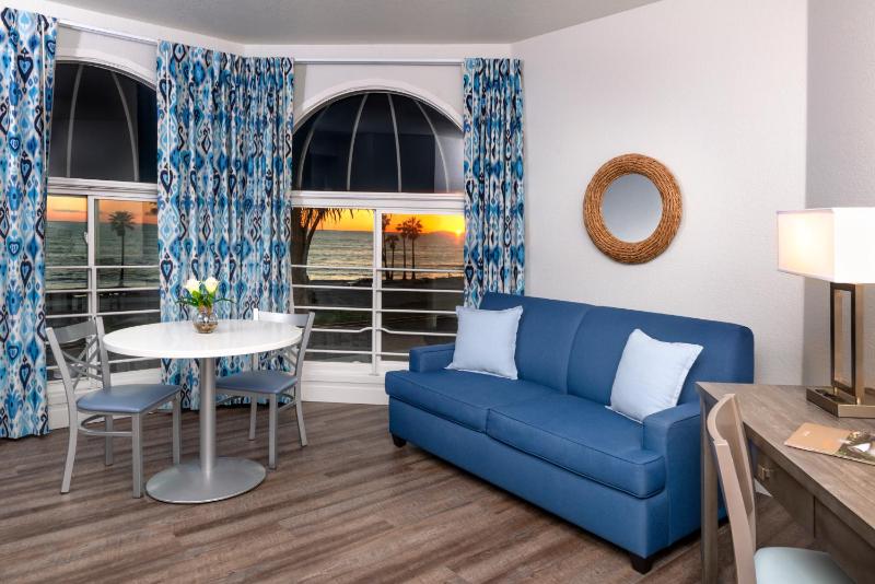 King Suite with Ocean View image 4