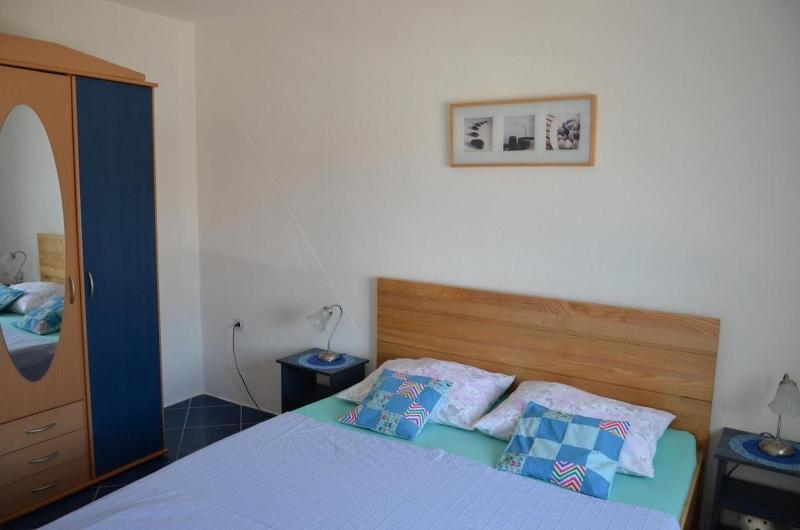 Apartment 1 image 3