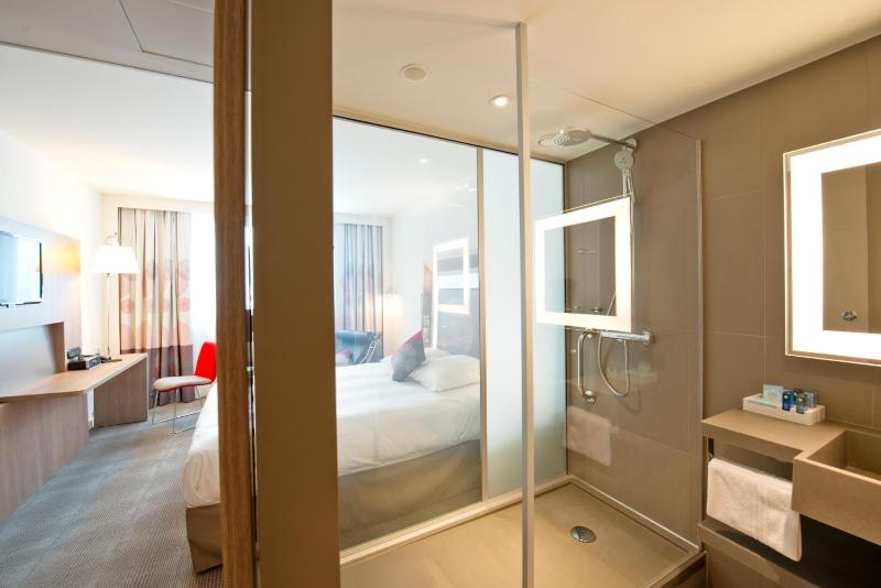 Executive Room image 3