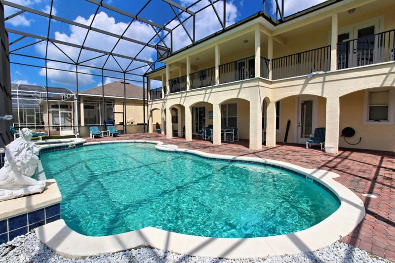 Six-Bedroom Villa  image 2