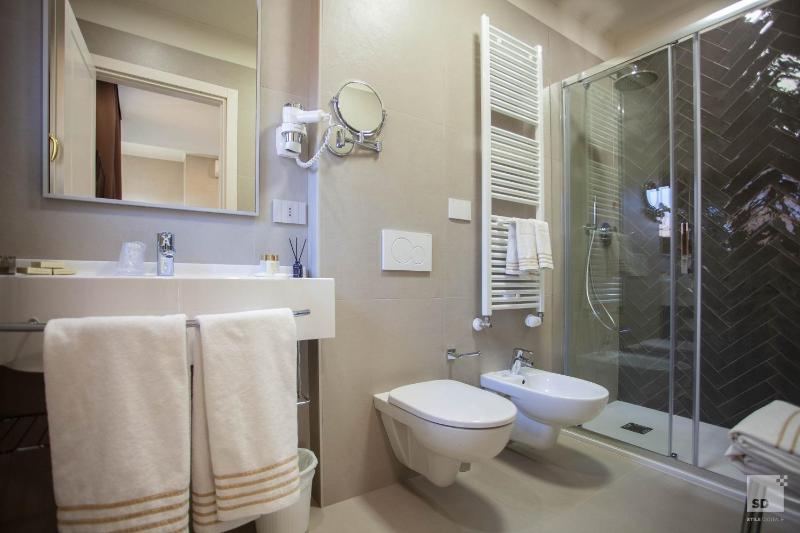 Hotel Cavour - image 10