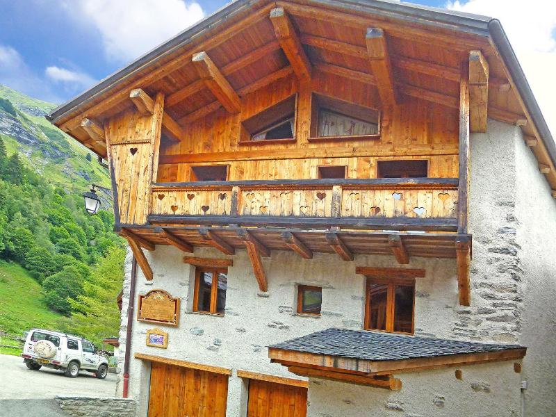 Superior Chalet image 2