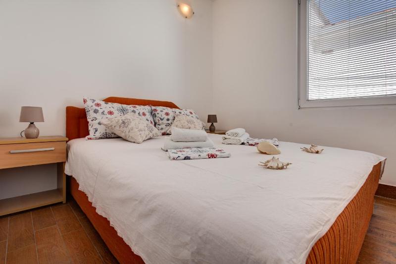 Apartment with Garden View image 4