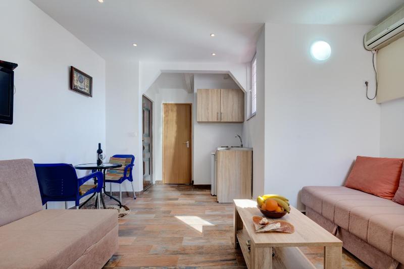 Sunny Grapes Apartments - image 10
