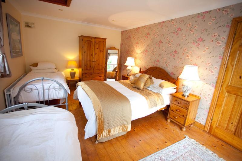 Large Family Suite image 3