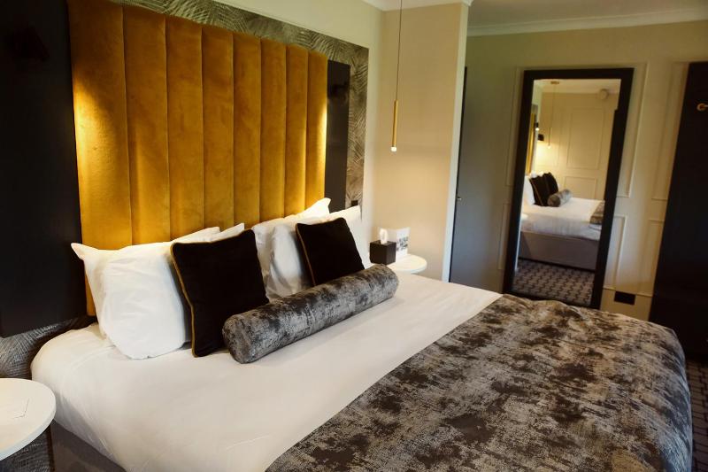 Deluxe Double Room image 3