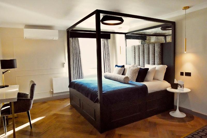Junior Suite image 1