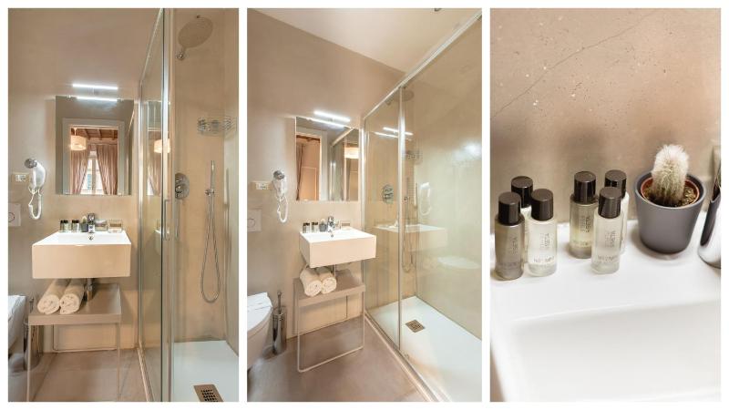 Double or Twin Room image 4