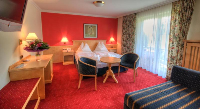 Classic Double Room image 1