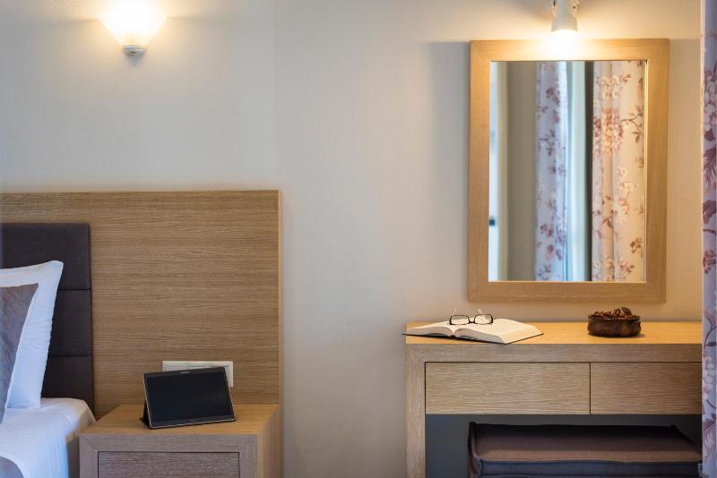 Junior Suite with Sea View image 4
