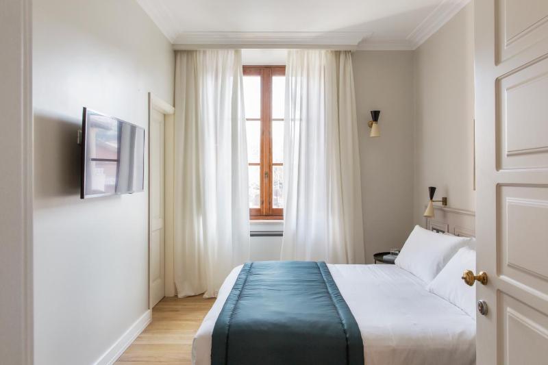 Superior Double Room image 4