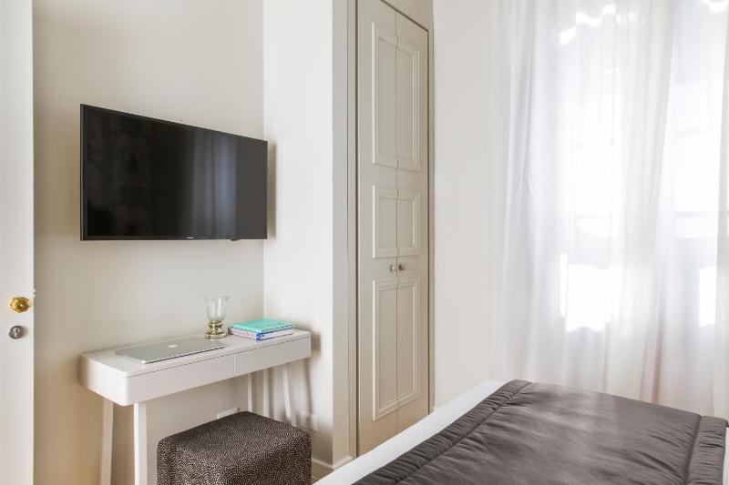 Standard Single Room image 3