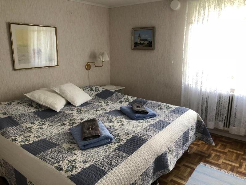 Twin Room image 2