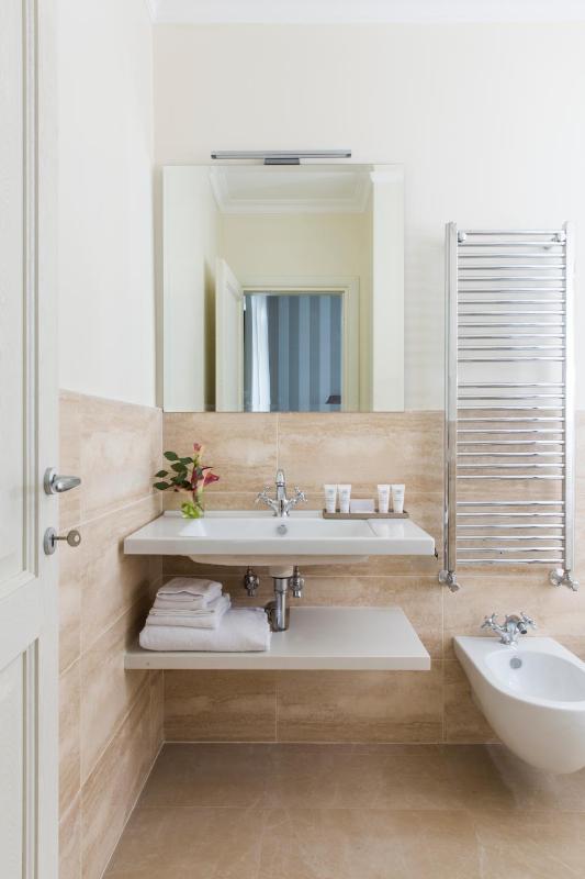 Superior Single Room image 2