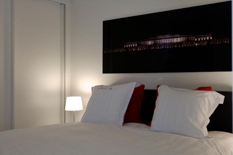 Leopold5 Luxe-Design Apartment - image 6