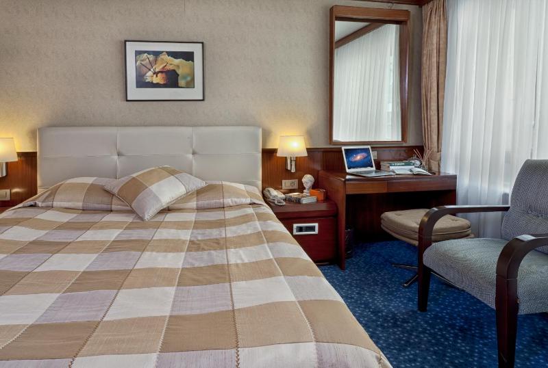 Suite image 3