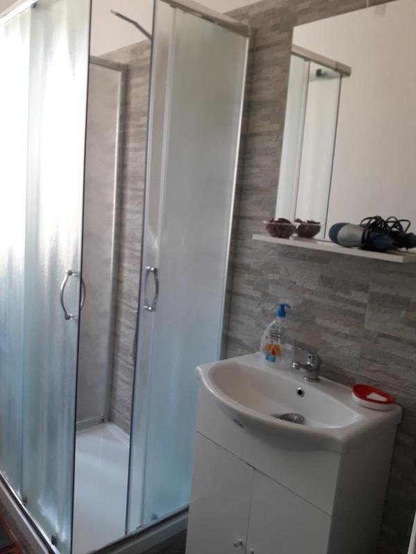 Double Room with Shared Bathroom image 3