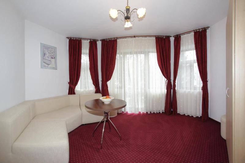 Senior Suite image 3