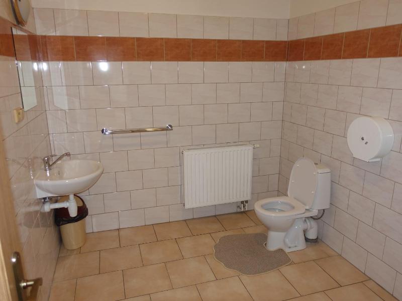 Twin Room with Bathroom image 2
