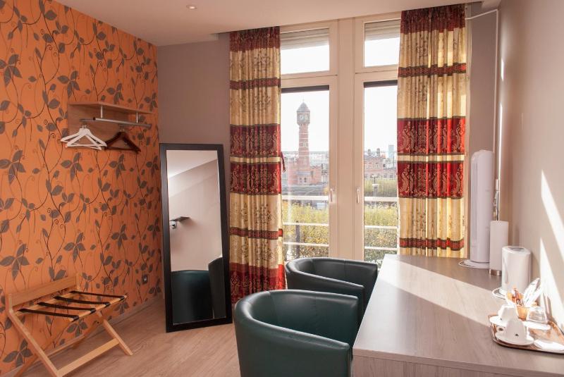 Family Room with Bath image 4